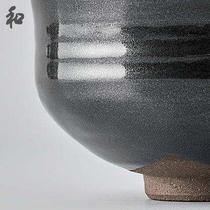 Peace 和 Peace Black Chawan (metallic peal)